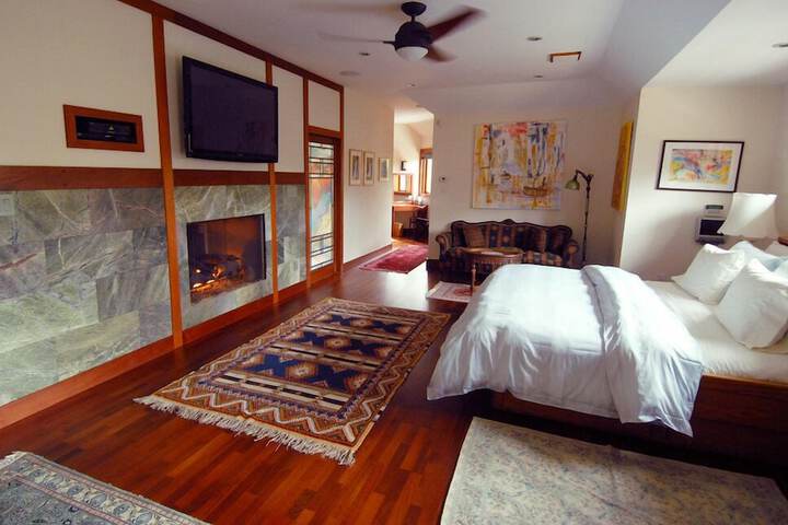 Room 3 of 40