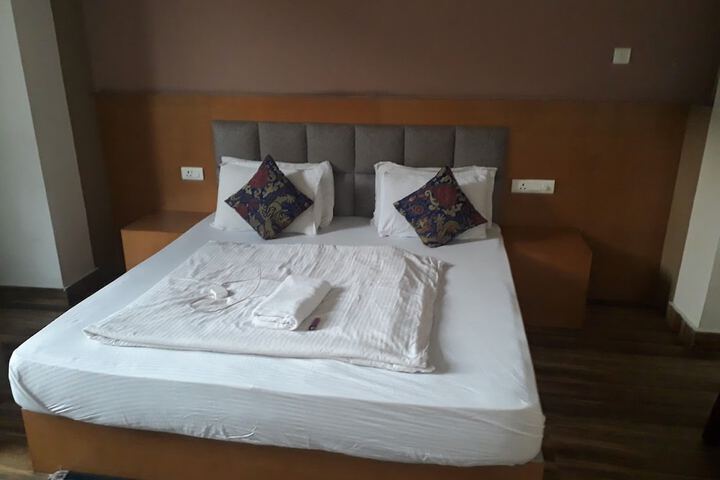 Room 3 of 13