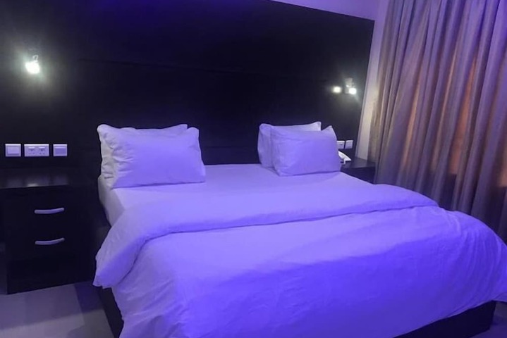 Room 5 of 43
