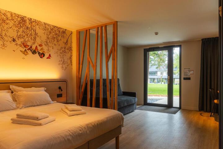 Room 4 of 70