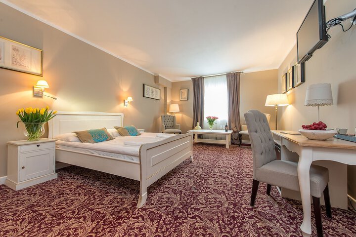 Room 9 of 39