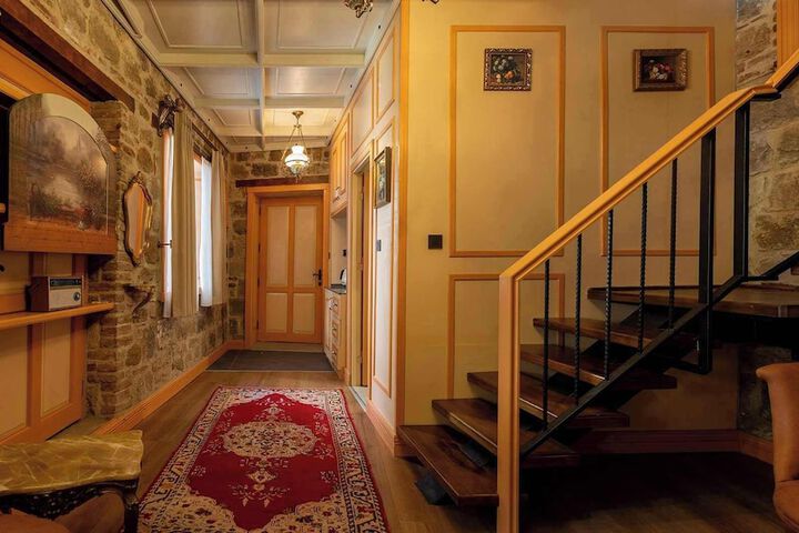 Room 20 of 154