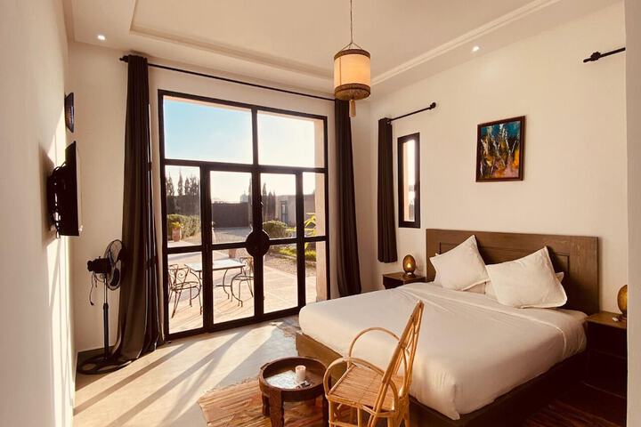 Room 26 of 153