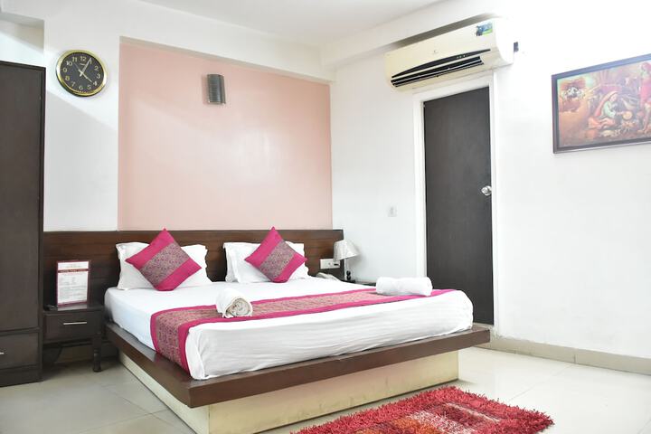 Room 12 of 21