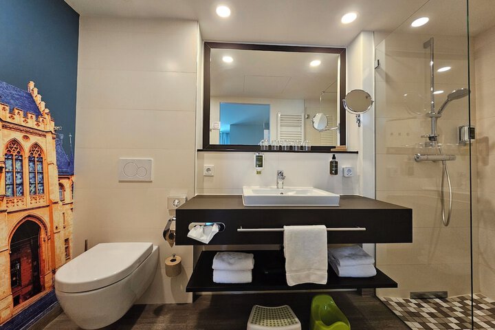Room 40 of 73