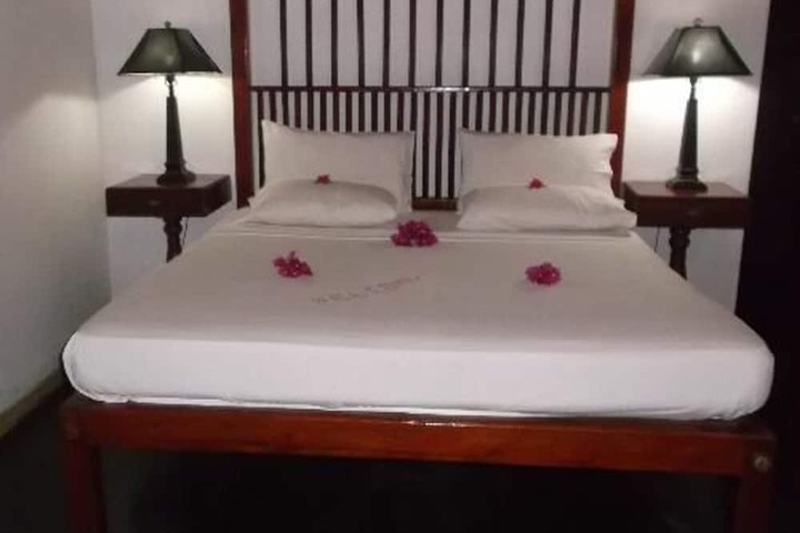 Room 3 of 33