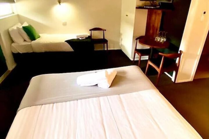 Room 6 of 61