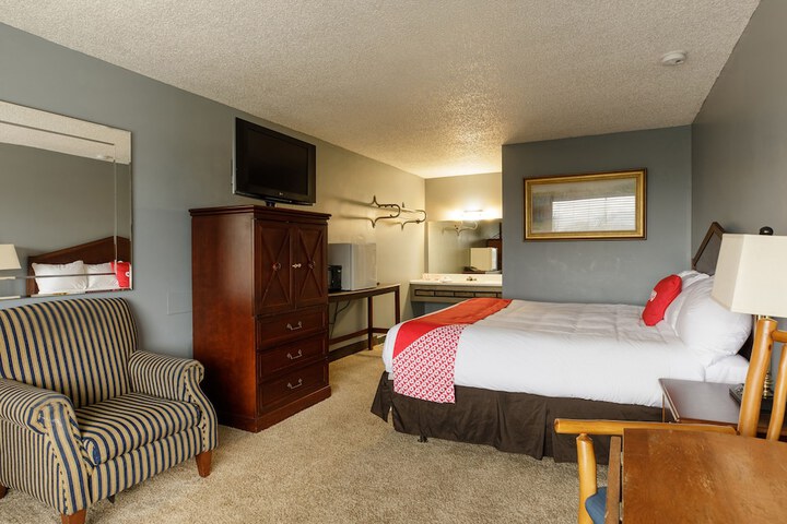Room 13 of 28