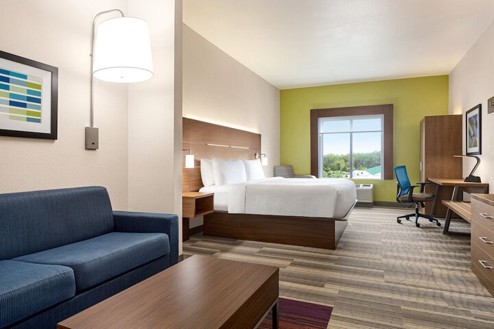 Room 17 of 49