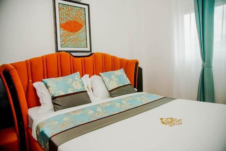Room 5 of 31