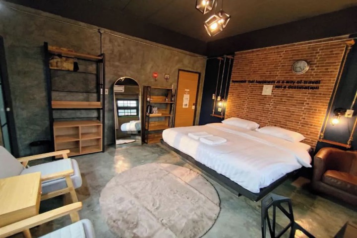 Room 12 of 67