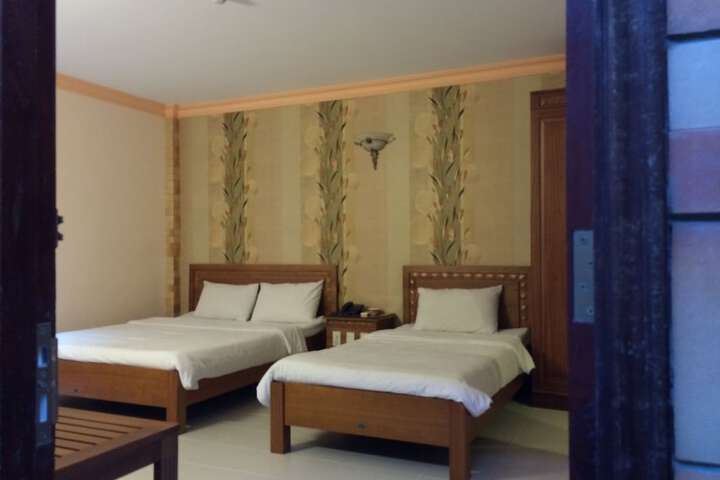 Room 10 of 35