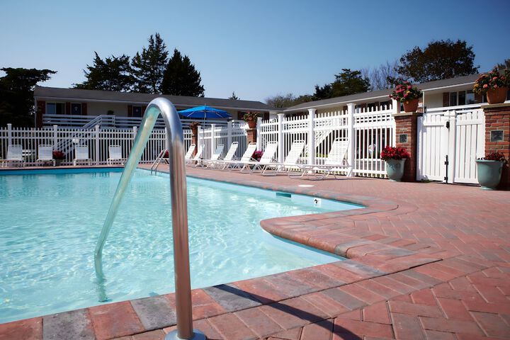 Pool 75 of 85