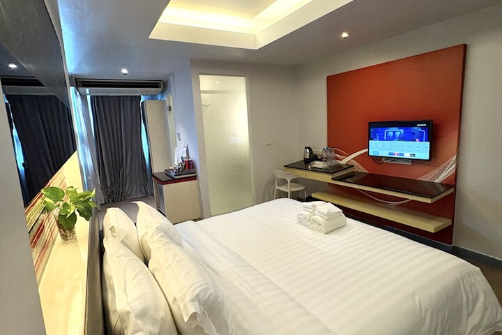 Room 10 of 36