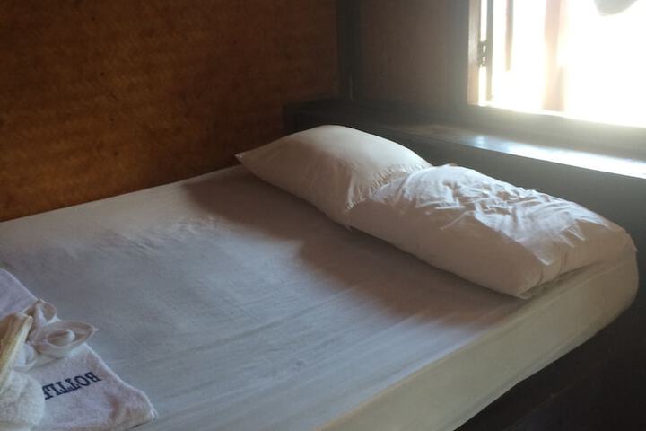 Room 9 of 42