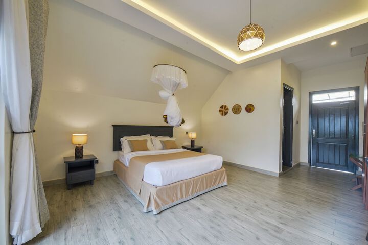 Room 4 of 64
