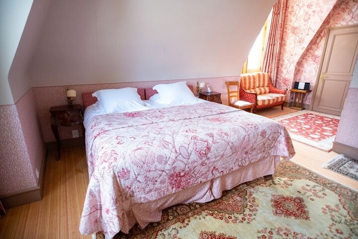 Room 103 of 169