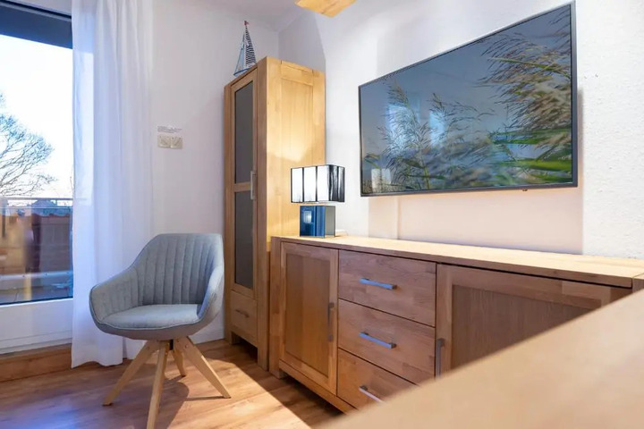 Room 5 of 18