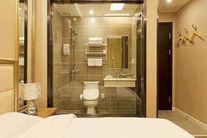 Room 10 of 25