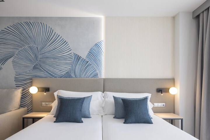 Room 3 of 70