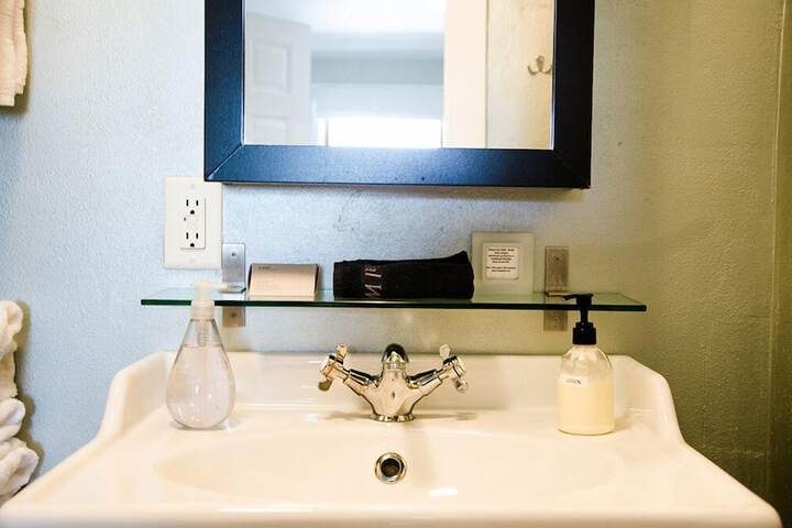 Room 446 of 671