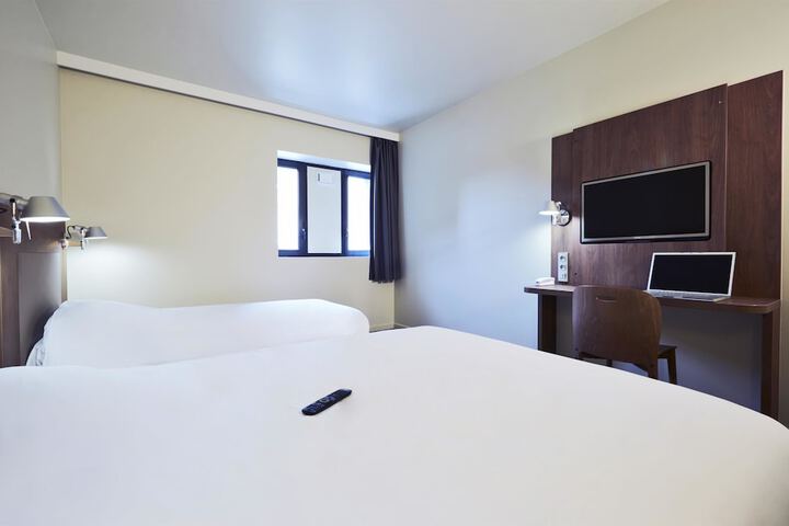 Room 7 of 43