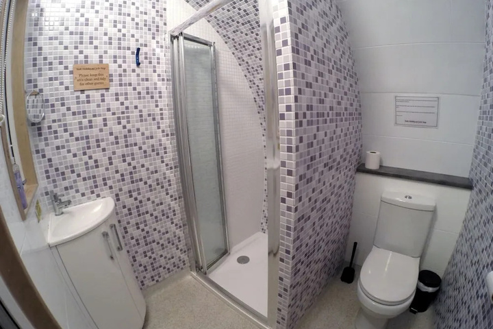 Room 8 of 17