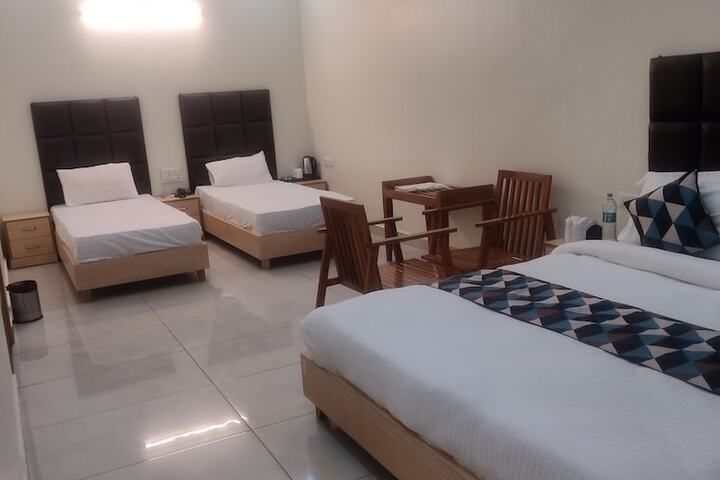 Room 3 of 42