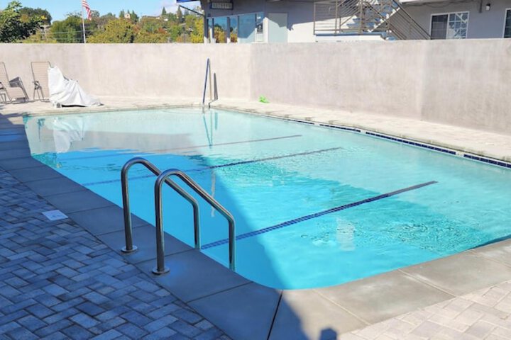 Pools & Facilities
