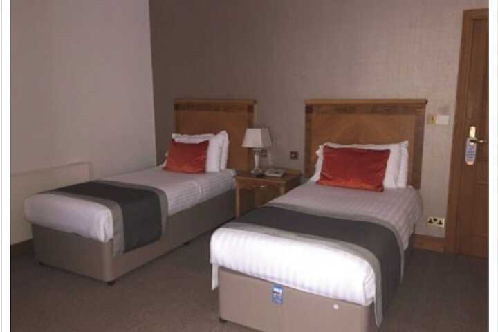 Room 35 of 84