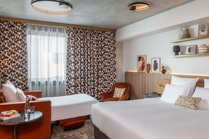 Room 31 of 103