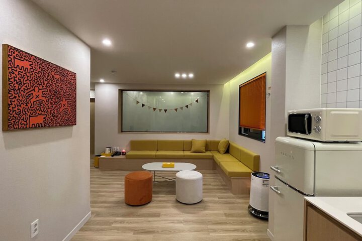 Room 35 of 60