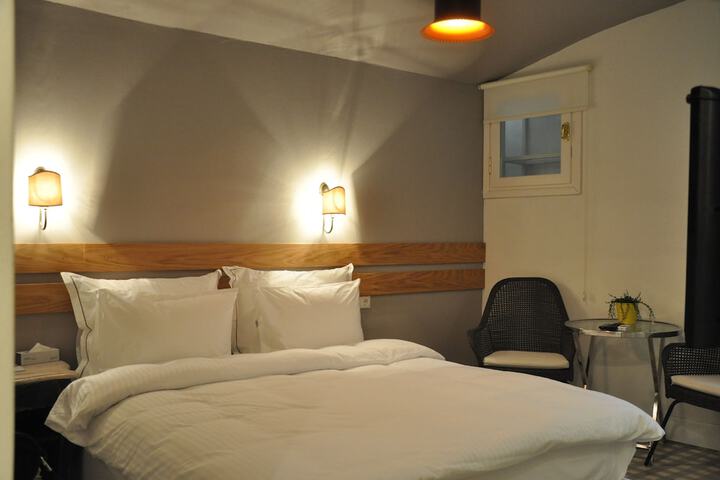 Room 3 of 58