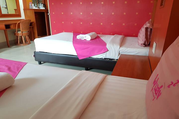Room 18 of 83