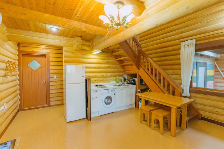 Room 5 of 79