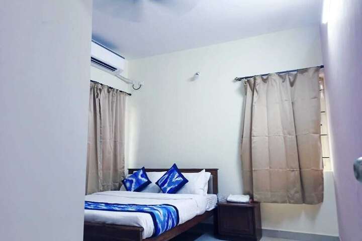 Room 2 of 2