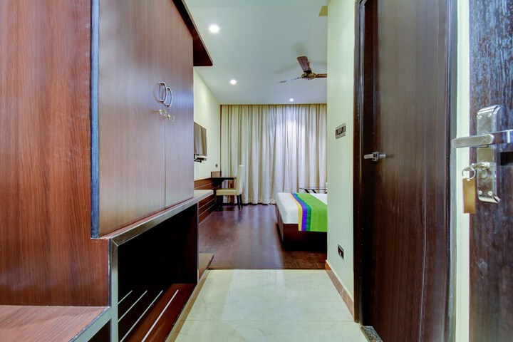 Room 25 of 63