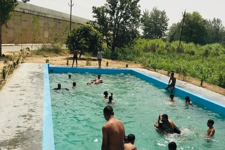 Pool 18 of 24