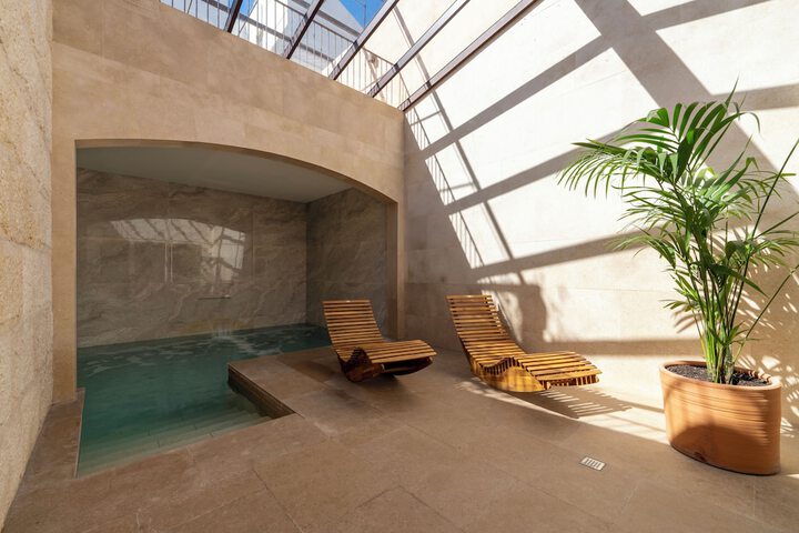 Pool 44 of 65