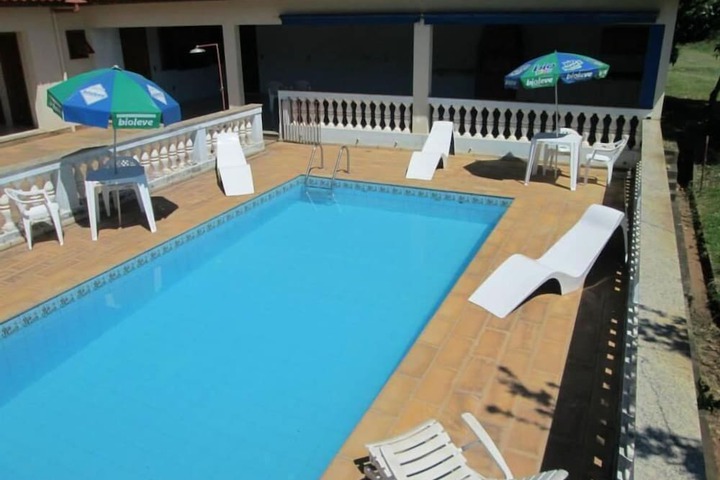 Pool 10 of 44