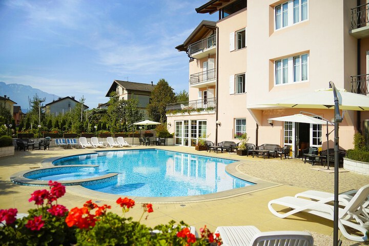 Pools & Facilities