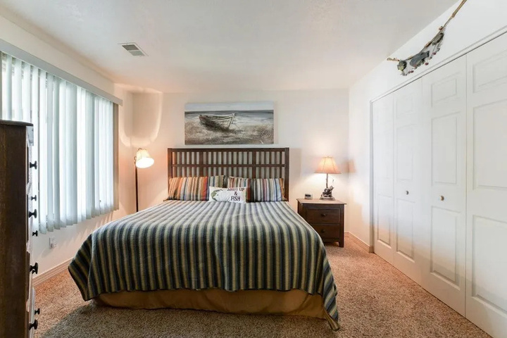 Room 2 of 35