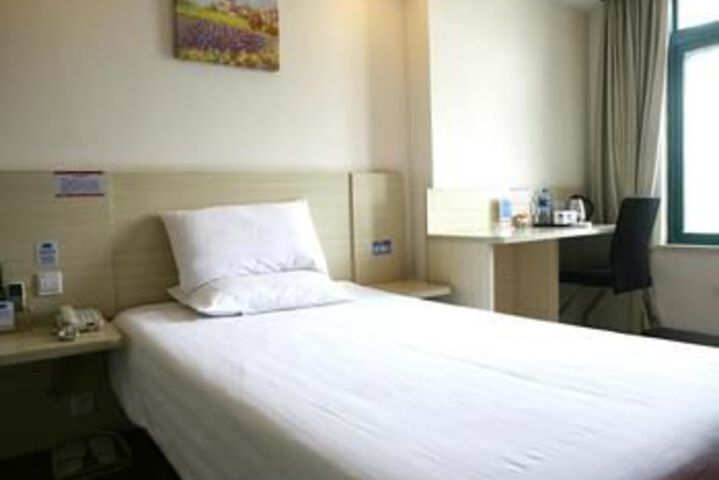Room 8 of 23