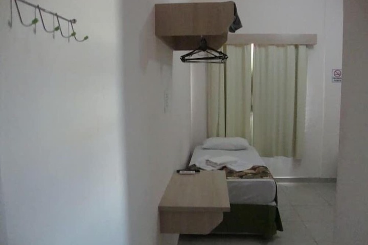 Room 5 of 15