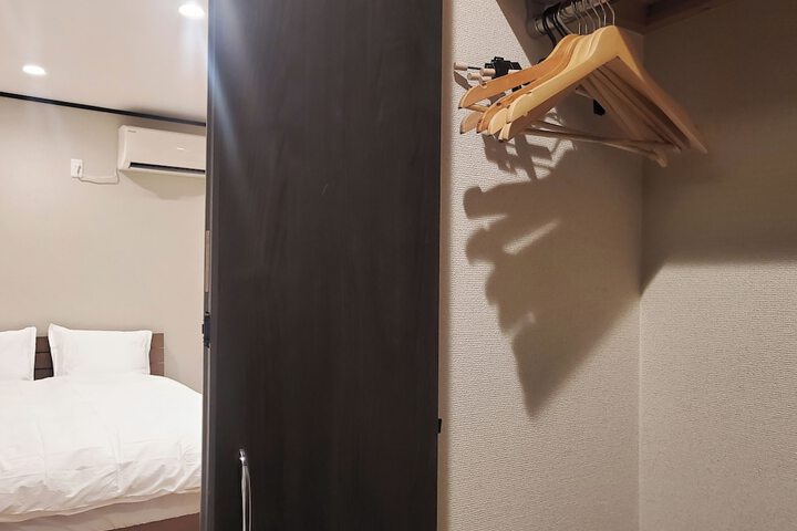 Room 30 of 47