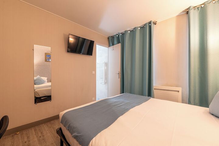 Room 15 of 53