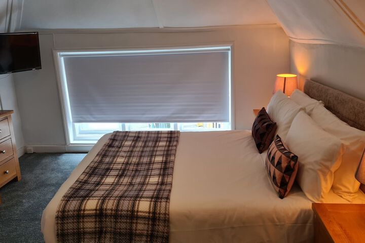 Room 3 of 15