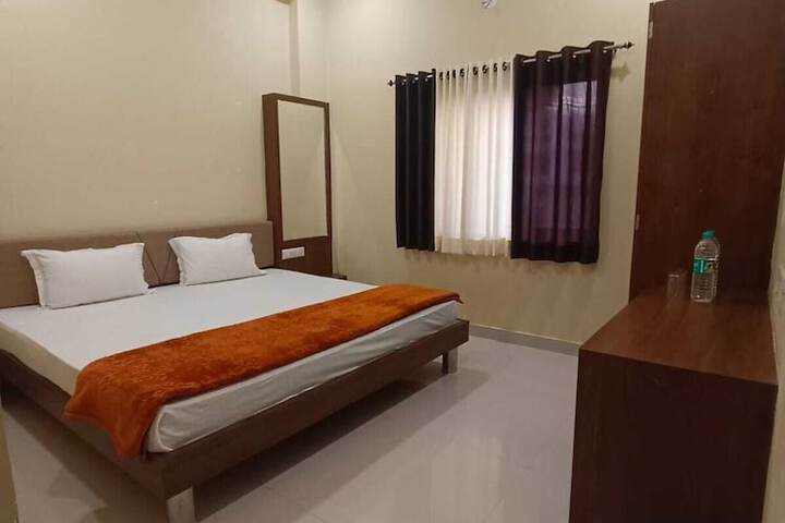 Room 19 of 77