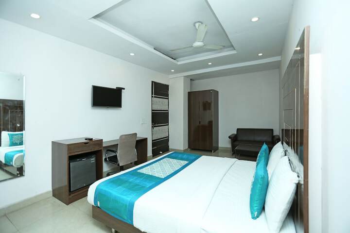 Room 5 of 30