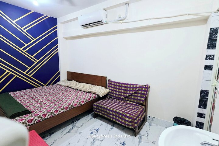Room 9 of 15